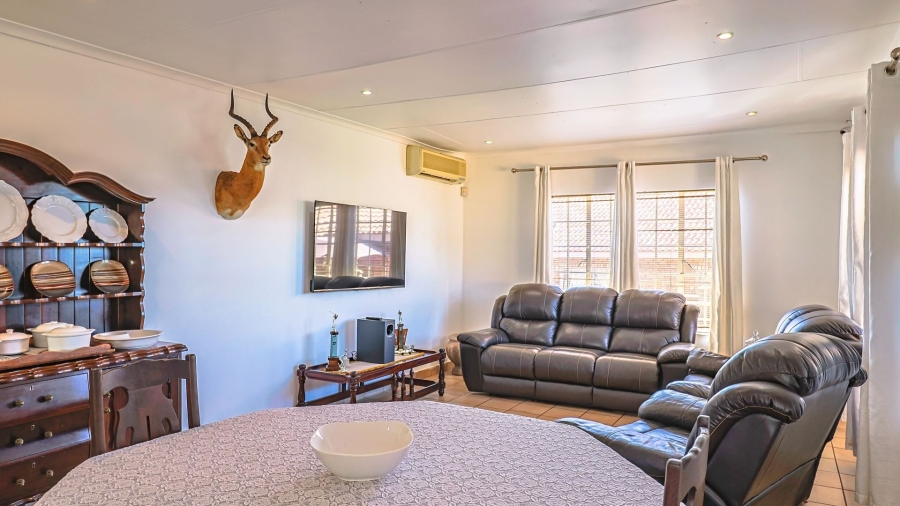 3 Bedroom Property for Sale in Safari Gardens North West
